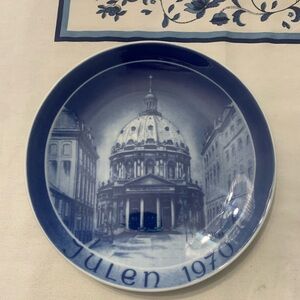 Vintage Blue Architectural Design Plate